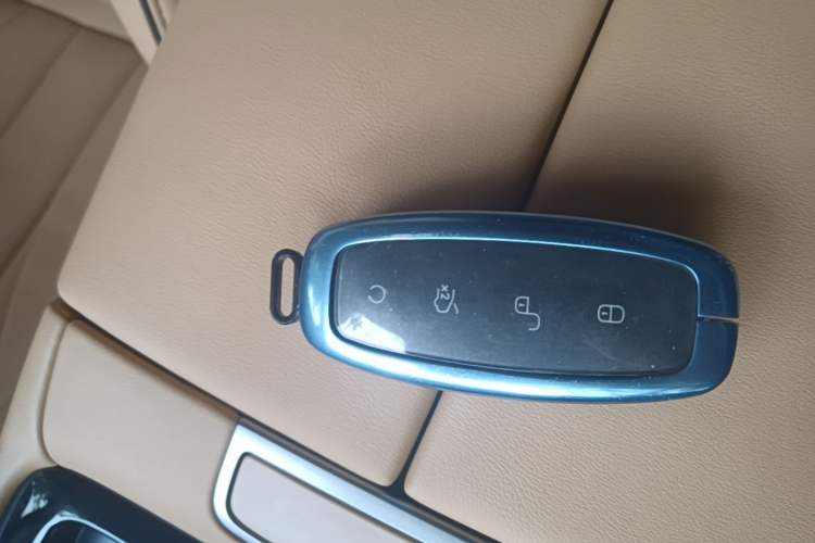 Used Denza D9 2024 DM-i 980 Four-Wheel Drive Flagship Model Vehicle Key