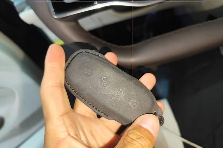 Used Denza D9 2024 DM-i 980 Four-Wheel Drive Prestige Model Vehicle Key