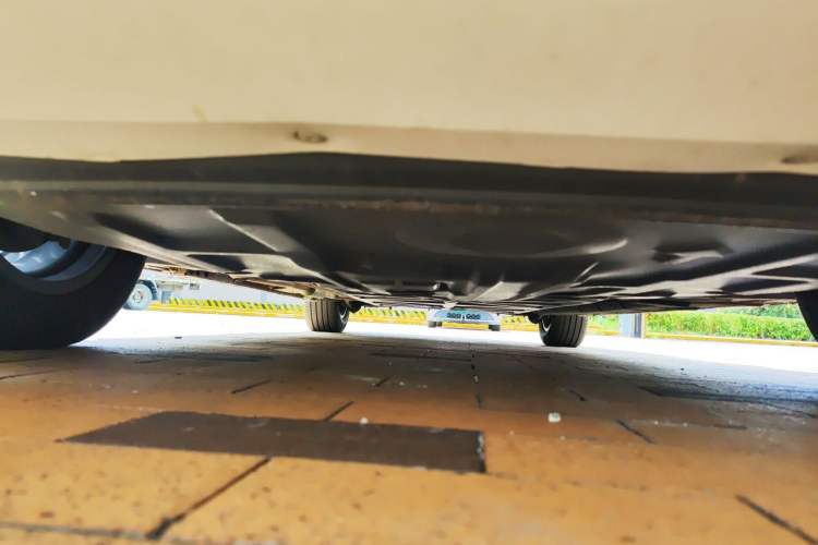 Used Denza D9 2024 DM-i 980 Four-Wheel Drive Prestige Model Chassis Front