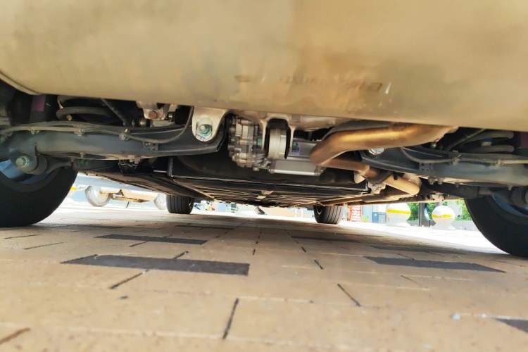 Used Denza D9 2024 DM-i 980 Four-Wheel Drive Prestige Model Chassis Rear