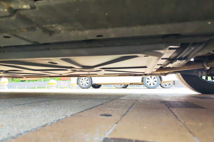 Used Denza D9 2024 DM-i 980 Four-Wheel Drive Prestige Model Chassis Rear Left