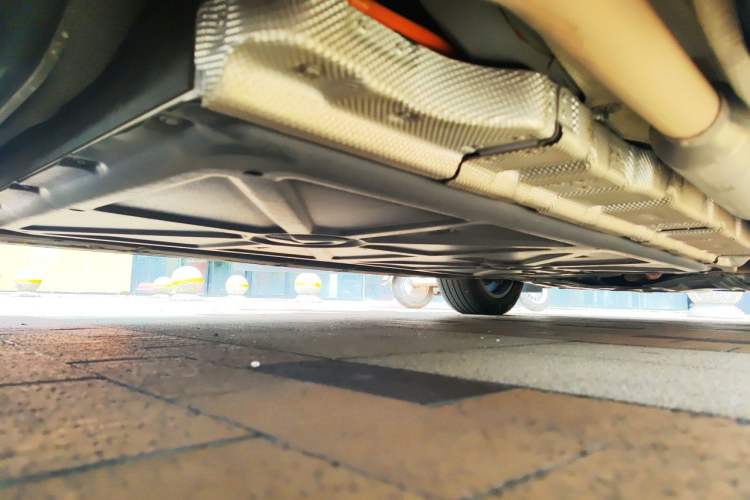 Used Denza D9 2024 DM-i 980 Four-Wheel Drive Prestige Model Chassis Rear Right