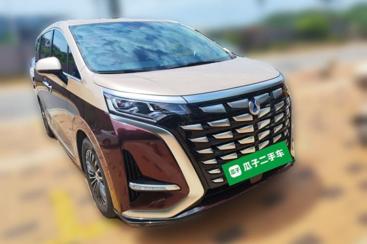 Used Denza D9 2024 DM-i 980 Four-Wheel Drive Prestige Model Front Right 45 Deg