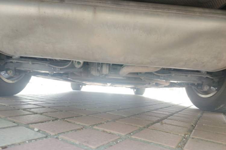 Used Denza D9 2024 DM-i 980 Four-Wheel Drive Prestige Model Chassis Rear