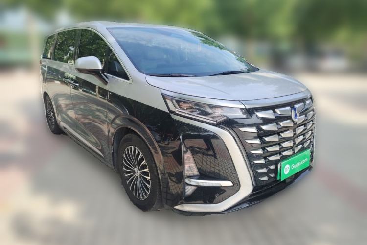 Used Denza D9 2024 DM-i 980 Four-Wheel Drive Prestige Model Front Right 45 Deg