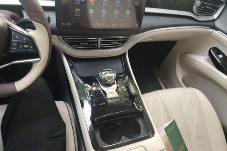Used Denza D9 2024 DM-i 980 Four-Wheel Drive Prestige Model Gear Lever