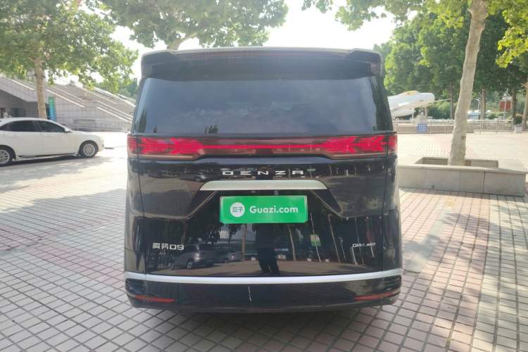 Used Denza D9 2024 DM-i 980 Four-Wheel Drive Prestige Model Rear