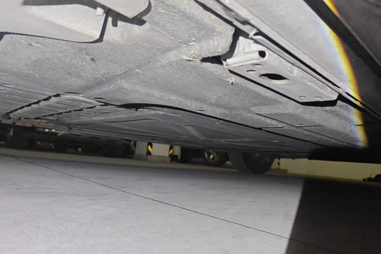 Used Denza D9 2024 DM-i 970 Luxury Model Chassis Front Left