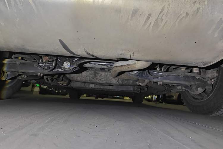 Used Denza D9 2024 DM-i 970 Luxury Model Chassis Rear