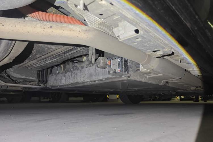 Used Denza D9 2024 DM-i 970 Luxury Model Chassis Rear Right