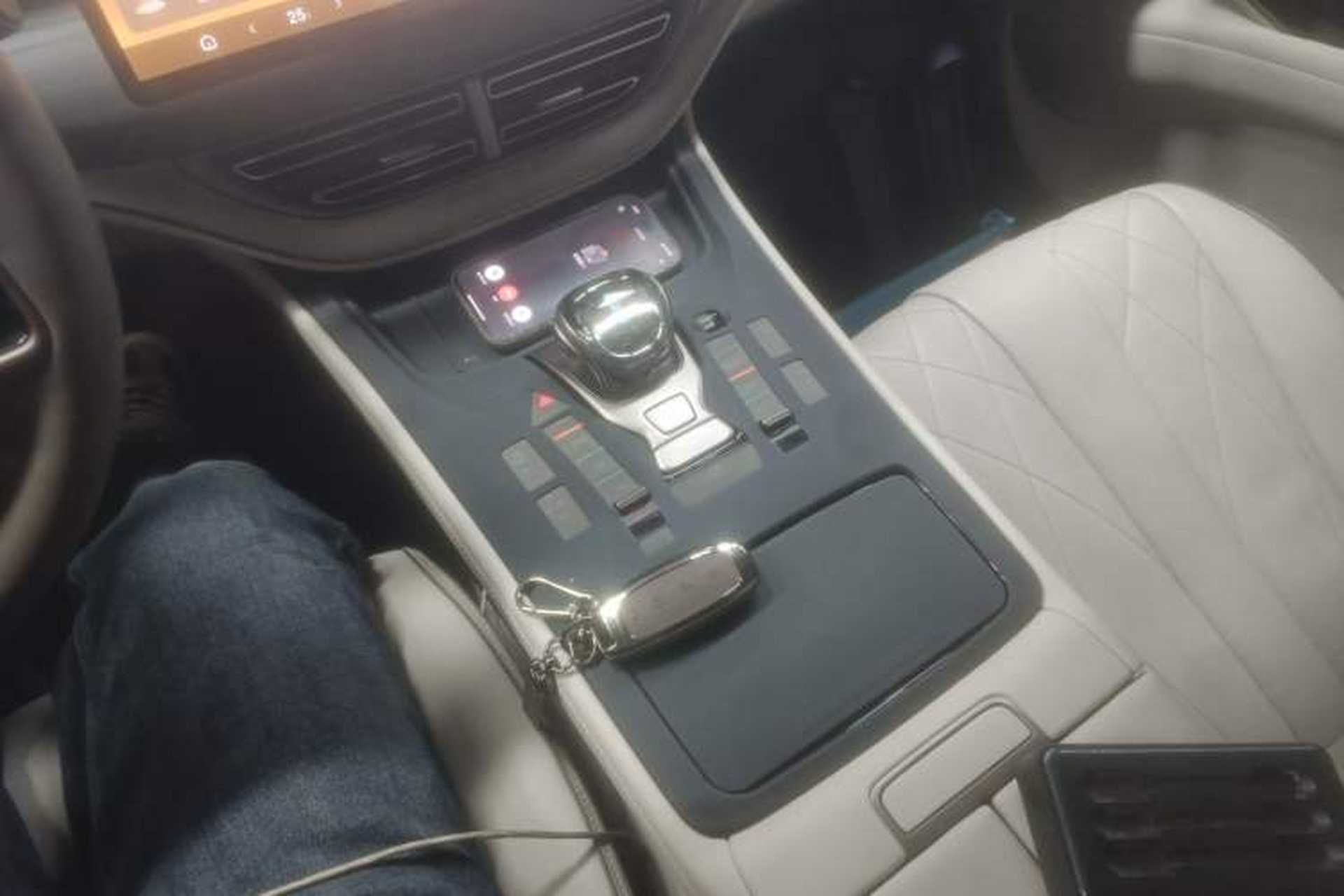 Used Denza D9 2024 DM-i 980 Four-Wheel Drive Prestige Model Gear Lever
