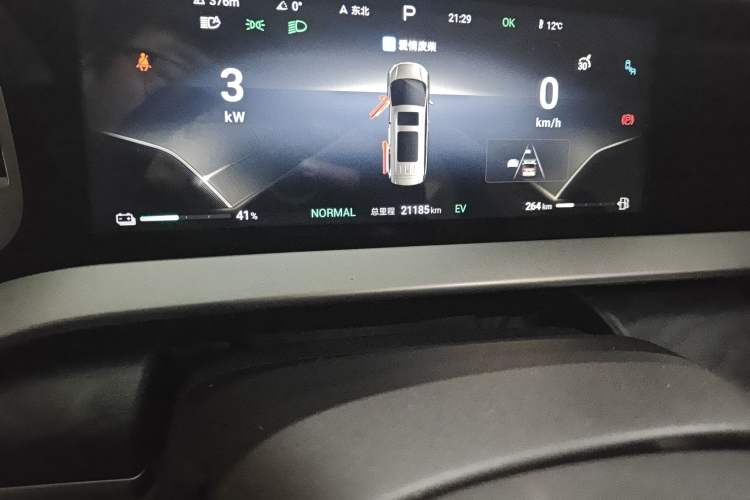 Used Denza D9 2024 DM-i 970 Luxury Model Odometer Close Up