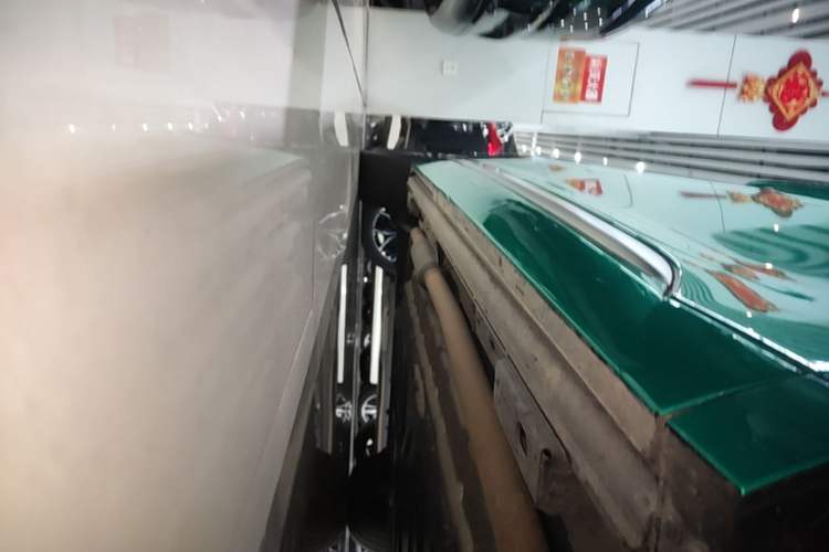 Used Denza D9 2024 DM-i 980 Four-Wheel Drive Prestige Model Right Side Sill