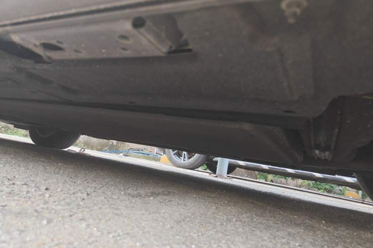 Used Denza D9 2024 DM-i 980 Four-Wheel Drive Flagship Model Chassis Rear Left