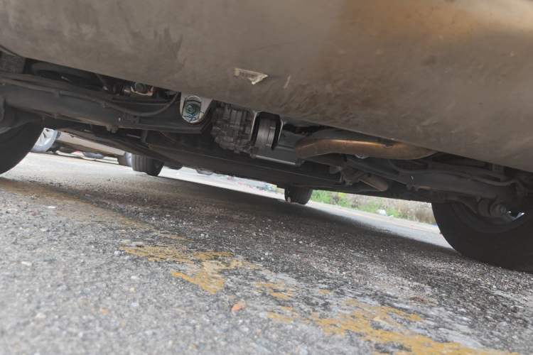 Used Denza D9 2024 DM-i 980 Four-Wheel Drive Flagship Model Chassis Rear