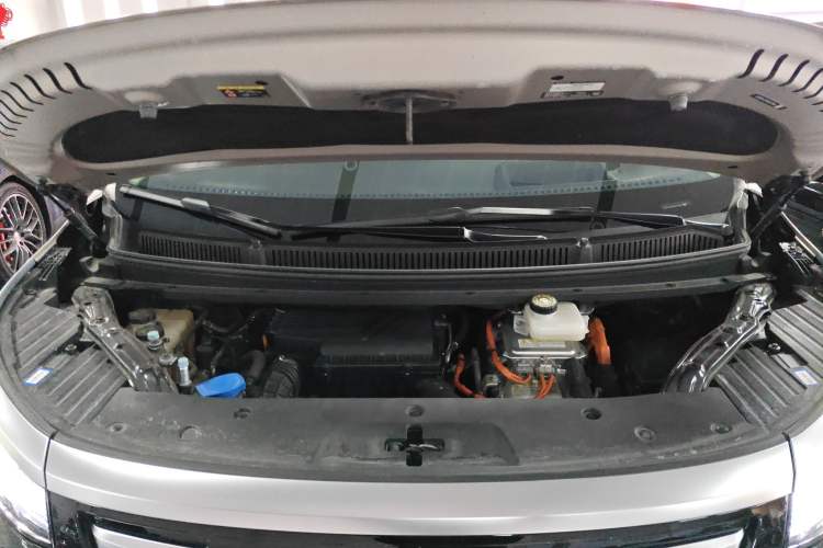 Used Denza D9 2024 PIONEER Four-Seat Pioneer Edition Engine Bay