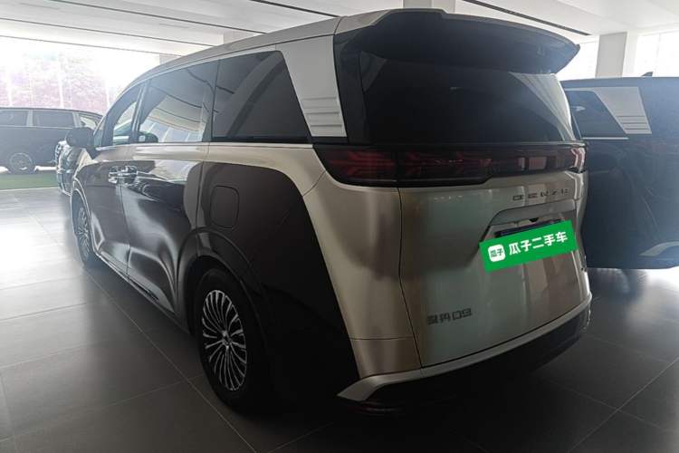 Used Denza D9 2024 DM-i 980 Four-Wheel Drive Prestige Model Exterior 2