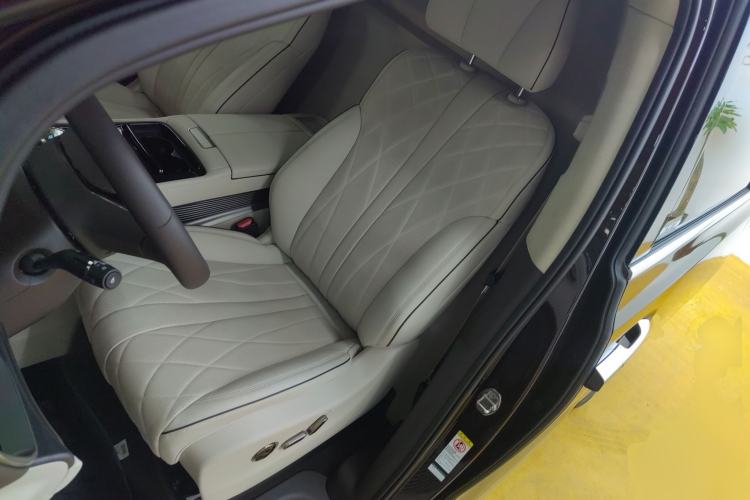 Used Denza D9 2024 PIONEER Four-Seat Pioneer Edition Left Front Seat