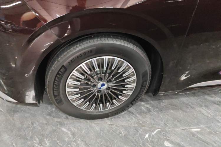 Used Denza D9 2024 PIONEER Four-Seat Pioneer Edition Left Front Wheel Hub