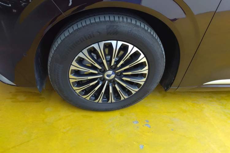 Used Denza D9 2024 PIONEER Four-Seat Pioneer Edition Left Front Wheel Hub