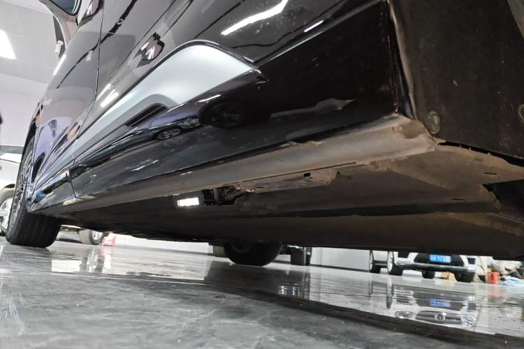 Used Denza D9 2024 PIONEER Four-Seat Pioneer Edition Left Side Sill