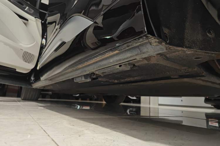Used Denza D9 2024 PIONEER Four-Seat Pioneer Edition Left Side Sill