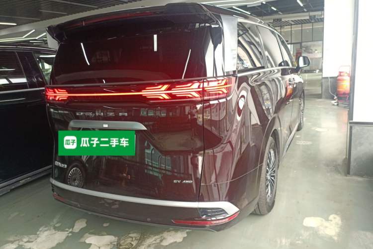 Used Denza D9 2024 EV 600 Four-Wheel Drive Prestige Model Rear Right 45 Deg