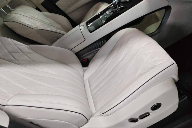 Used Denza D9 2024 PIONEER Four-Seat Pioneer Edition Right Front Seat