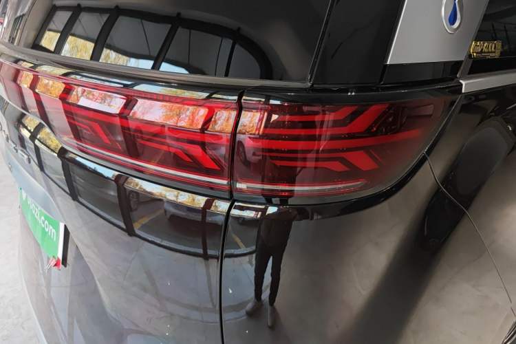 Used Denza D9 2024 PIONEER Four-Seat Pioneer Edition Right Rear Taillight