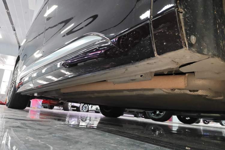 Used Denza D9 2024 PIONEER Four-Seat Pioneer Edition Right Side Sill