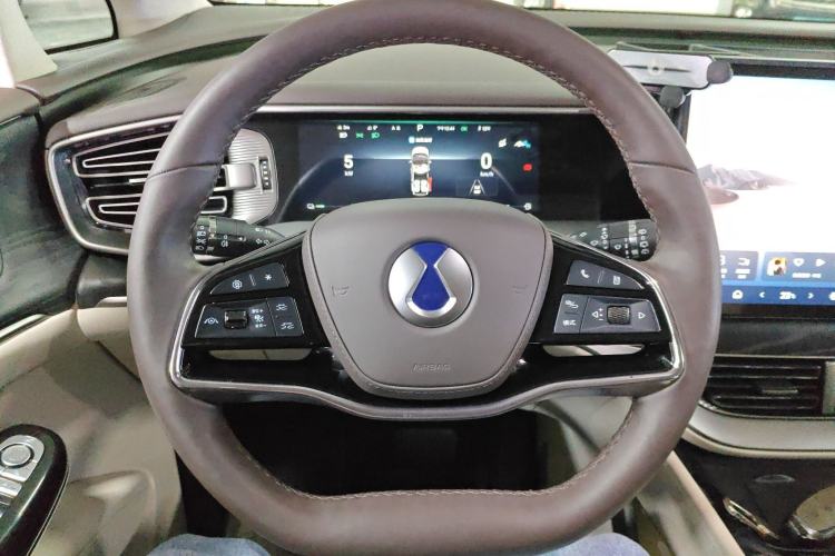 Used Denza D9 2024 PIONEER Four-Seat Pioneer Edition Steering Wheel