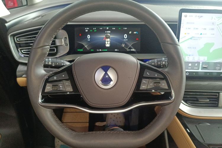 Used Denza D9 2024 EV 600 Four-Wheel Drive Prestige Model Steering Wheel