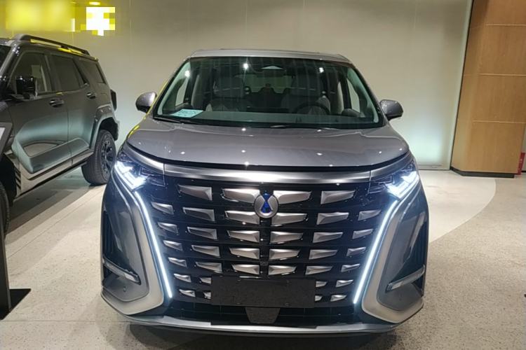 Used Denza D9 2024 DM-i 980 Four-Wheel Drive Flagship Model Front