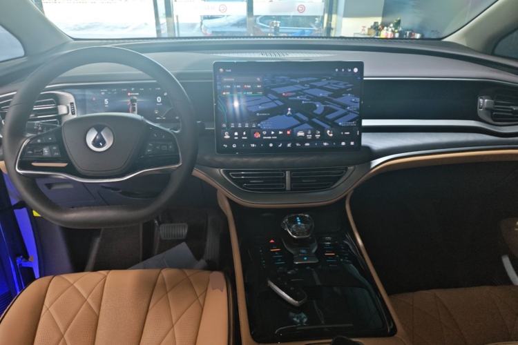 Used Denza D9 2024 DM-i 1050 Luxury Model Center Console