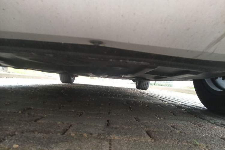 Used Denza D9 2024 DM-i 980 Four-Wheel Drive Flagship Model Chassis Front