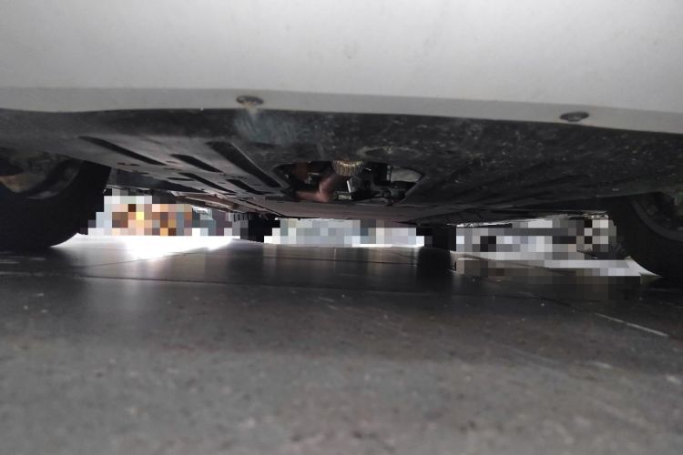 Used Denza D9 2024 DM-i 980 Four-Wheel Drive Flagship Model Chassis Front