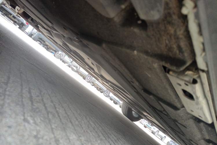 Used Denza D9 2024 DM-i 980 Four-Wheel Drive Prestige Model Chassis Front Left