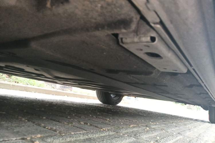 Used Denza D9 2024 DM-i 980 Four-Wheel Drive Flagship Model Chassis Front Left