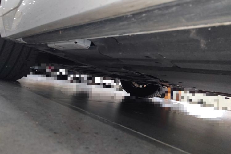 Used Denza D9 2024 DM-i 980 Four-Wheel Drive Flagship Model Chassis Front Left