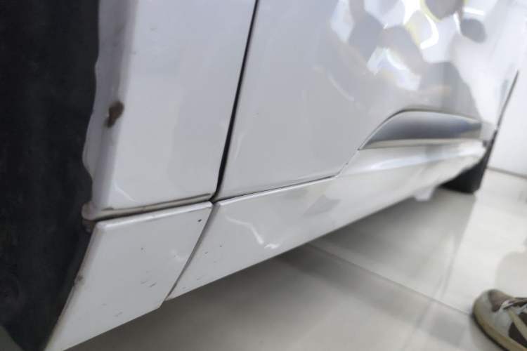 Used Denza D9 2024 DM-i 970 Luxury Model Chassis Front Left