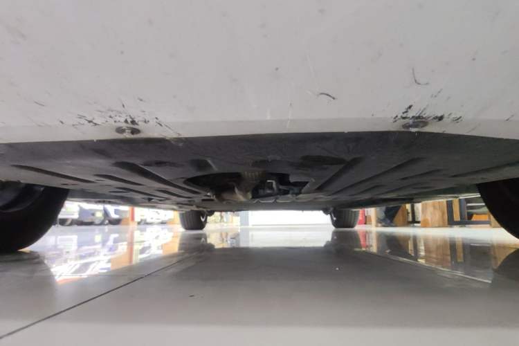 Used Denza D9 2024 DM-i 970 Luxury Model Chassis Front