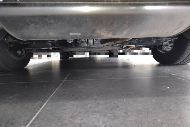 Used Denza D9 2024 DM-i 980 Four-Wheel Drive Flagship Model Chassis Rear