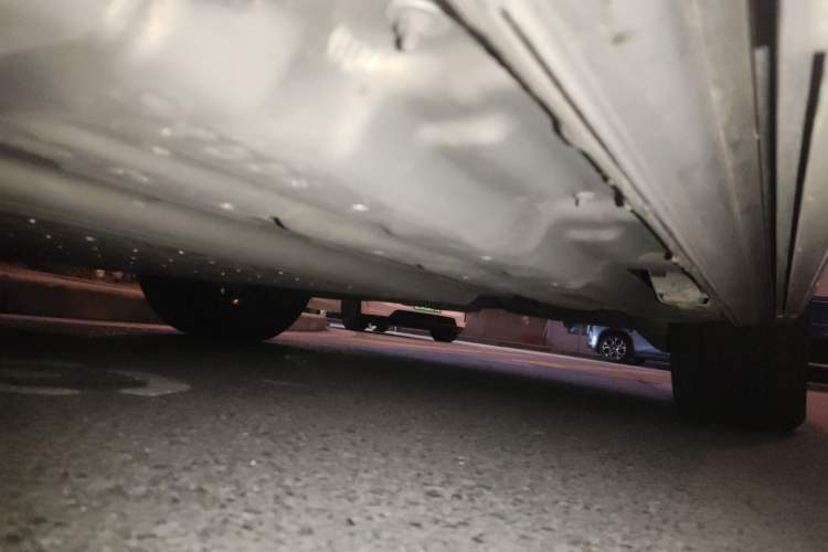Used Denza D9 2024 DM-i 980 Four-Wheel Drive Flagship Model Chassis Rear Left