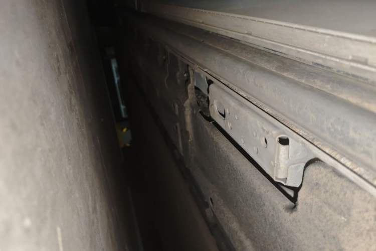 Used Denza D9 2024 DM-i 1050 Luxury Model Chassis Rear Left