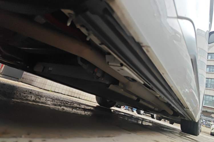 Used Denza D9 2024 DM-i 970 Luxury Model Chassis Rear Right