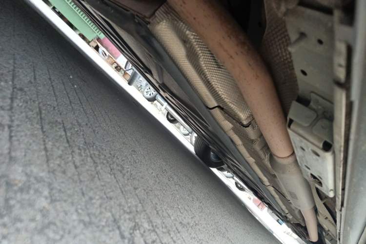 Used Denza D9 2024 DM-i 980 Four-Wheel Drive Prestige Model Chassis Rear Right
