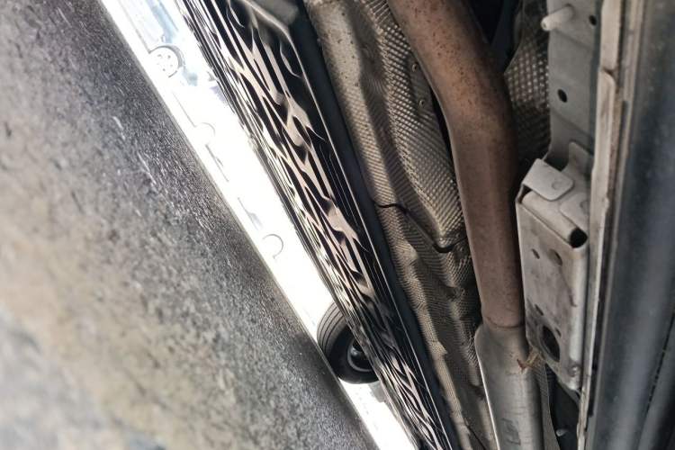 Used Denza D9 2024 DM-i 1050 Luxury Model Chassis Rear Right