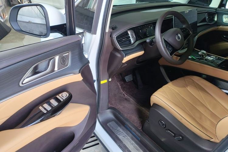Used Denza D9 2024 DM-i 980 Four-Wheel Drive Flagship Model Driver Seat