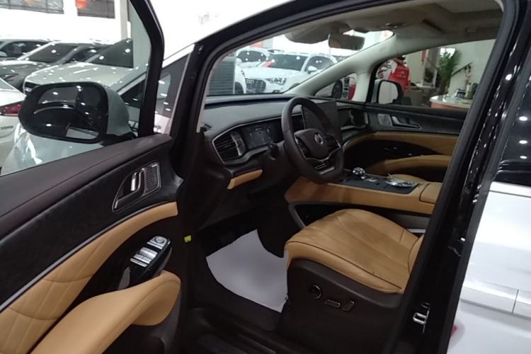 Used Denza D9 2024 DM-i 980 Four-Wheel Drive Prestige Model Driver Seat