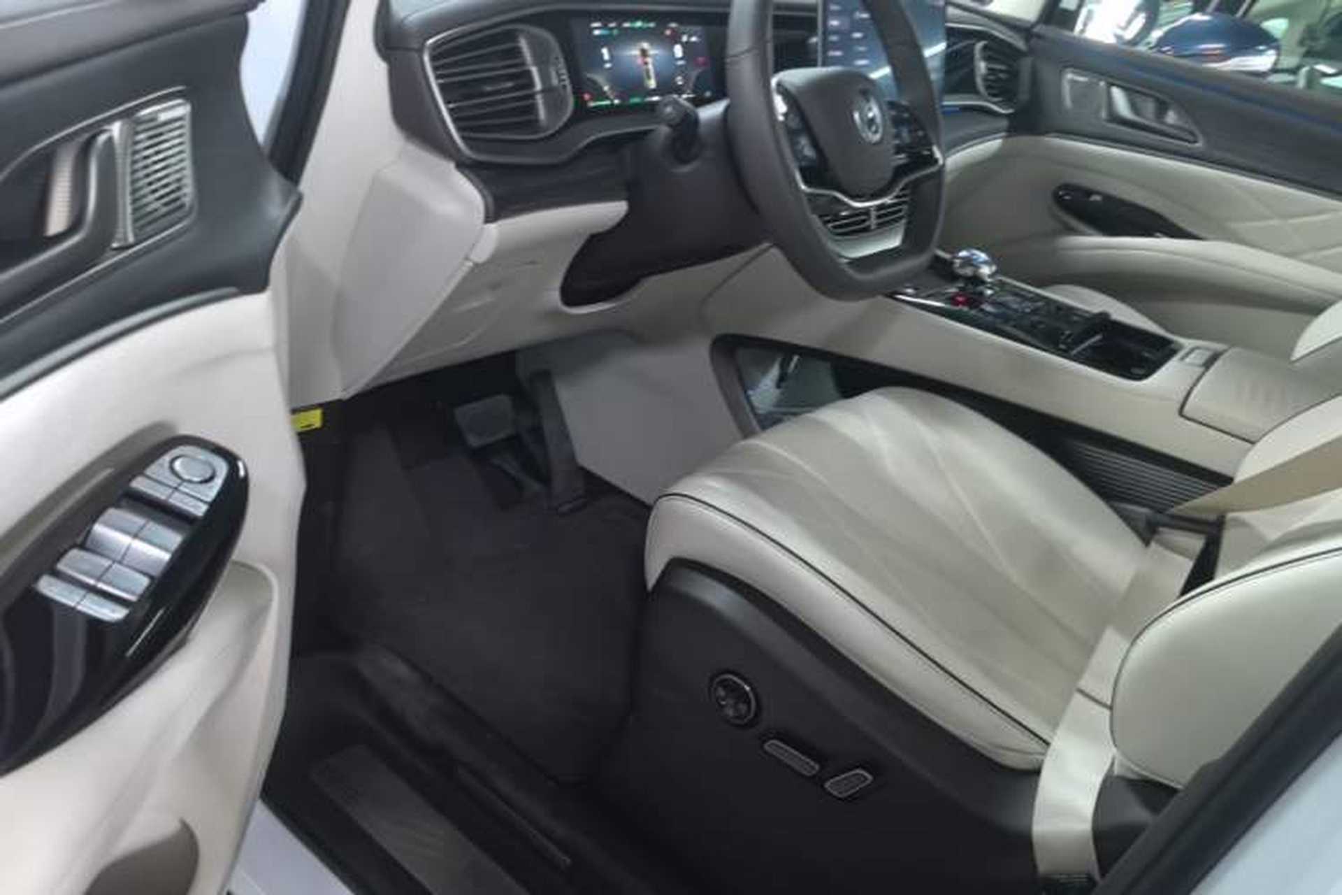 Used Denza D9 2024 DM-i 980 Four-Wheel Drive Flagship Model Driver Seat